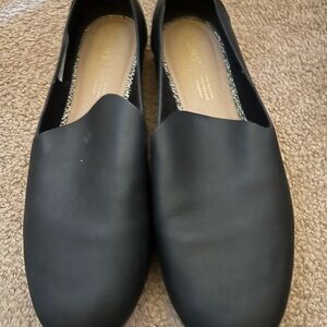 TOMS shoes black leather flats, like new